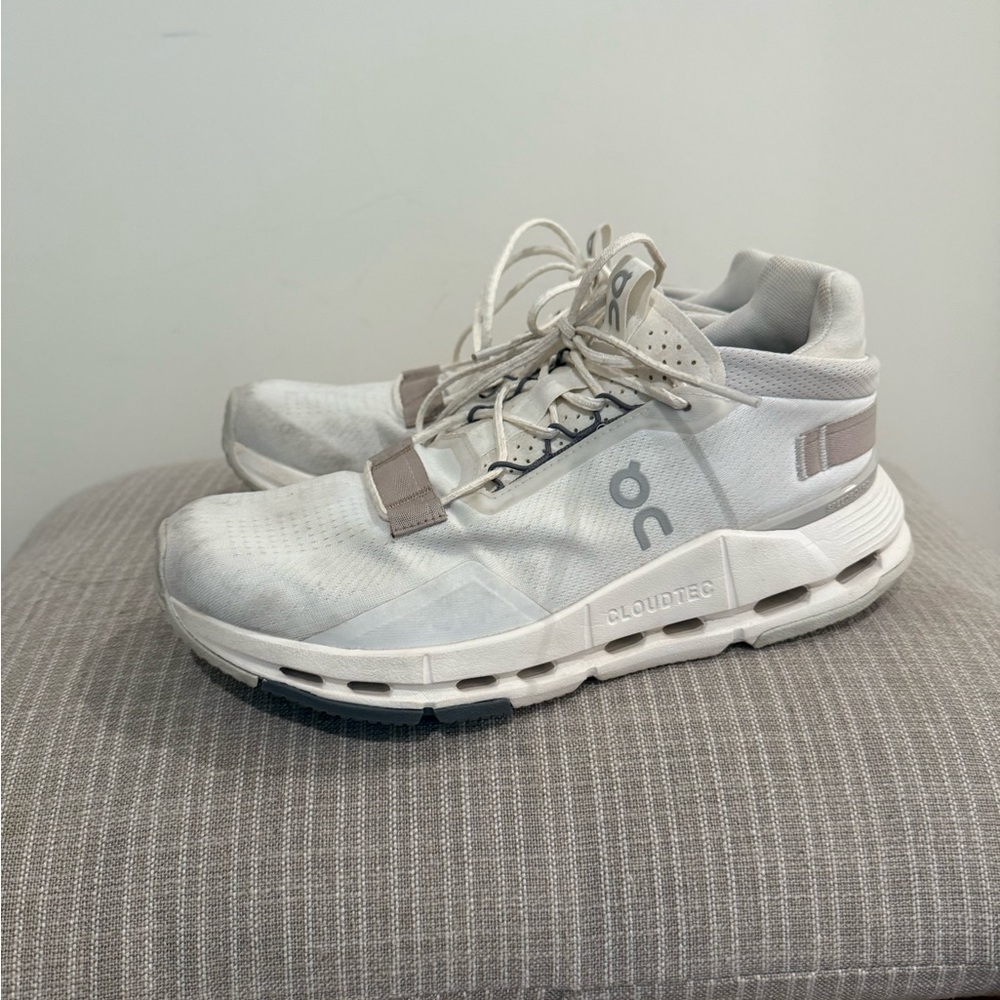On Running Men's Gray and White Sneakers